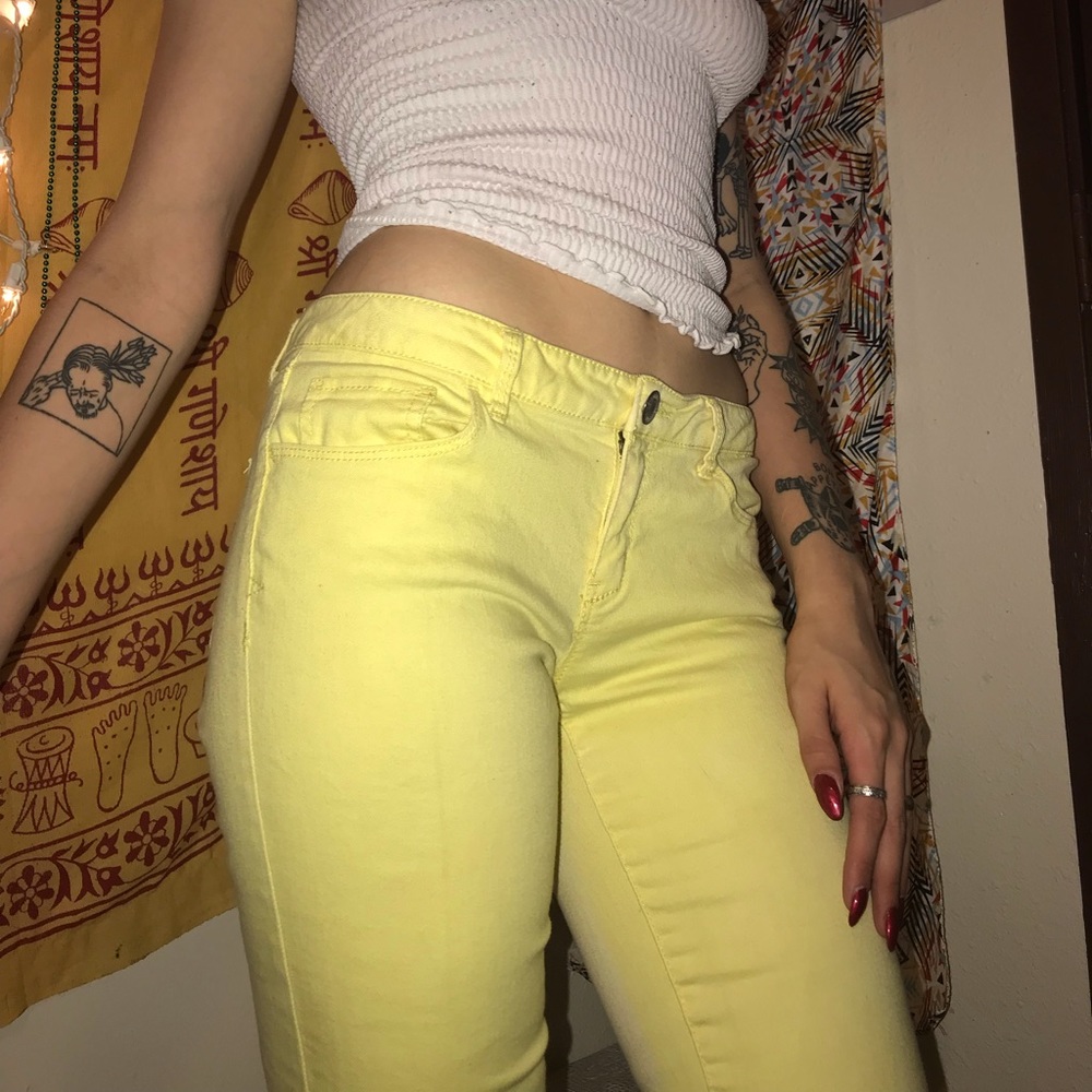 Yellow denim !